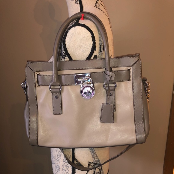 SOLD- Michael Kors Large Hamilton Saffiano TwoTone Tote - Picture 2 of 7